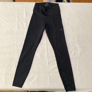 Black Nike dry fit ultra stretchy leggings in good condition with phone pocket